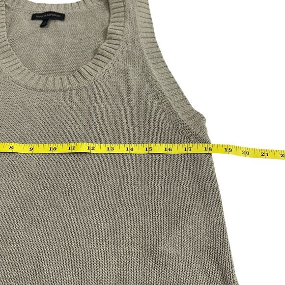 Banana Republic Neutral Cream Hi Low Ribbed Hem Sleveless Knit Top, Medium - Picture 4 of 7